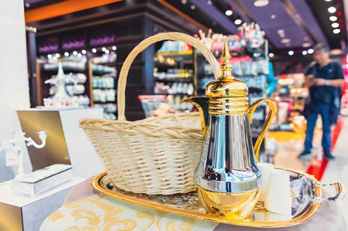 How to Choose a Luxury Dinnerware Set for Elegant UAE Living