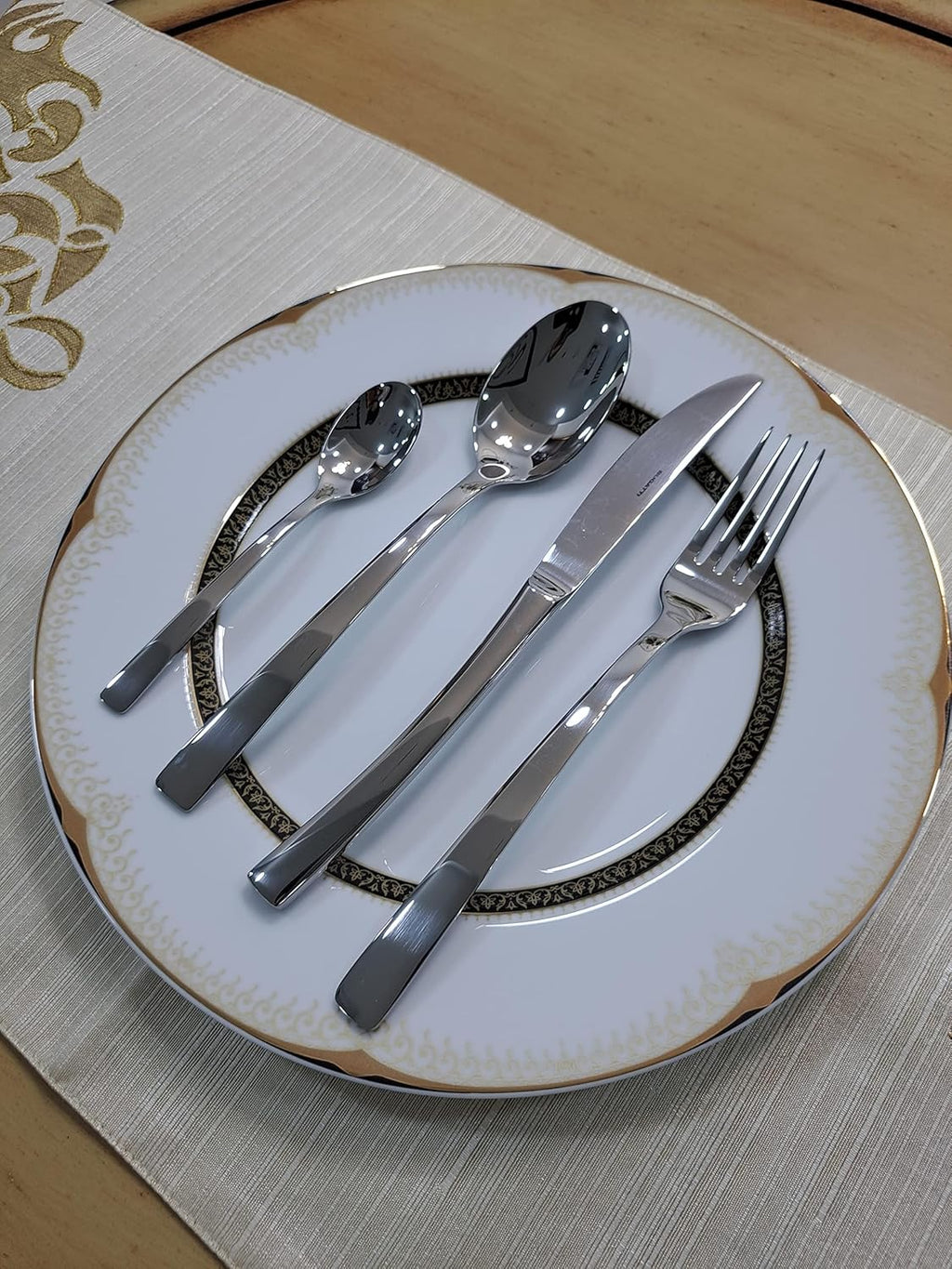 BUGATTI 24-Pieces Tendence Stainless Steel Cutlery Set in Gallery Box for 6, including Knife, Fork, Spoon, and Teaspoon. Made in Italy