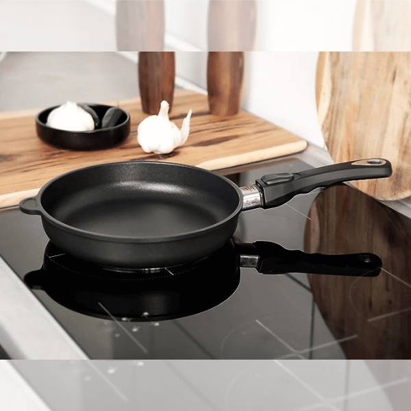 AMT Gastroguss frying pan