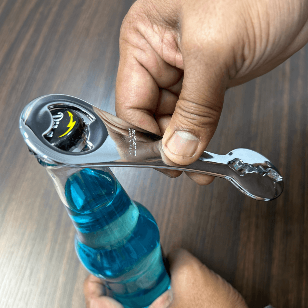 Casa Bugatti Kiss Bottle Opener - Silver (3) Casa Bugatti Kiss Bottle Opener – Silver - Home Accessories