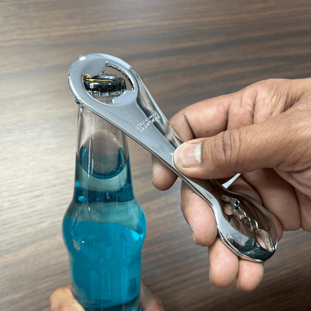 Casa Bugatti Kiss Bottle Opener - Silver (6) Casa Bugatti Kiss Bottle Opener – Silver - Home Accessories