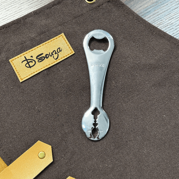 Casa Bugatti Kiss Bottle Opener - Silver Casa Bugatti Kiss Bottle Opener – Silver - Home Accessories