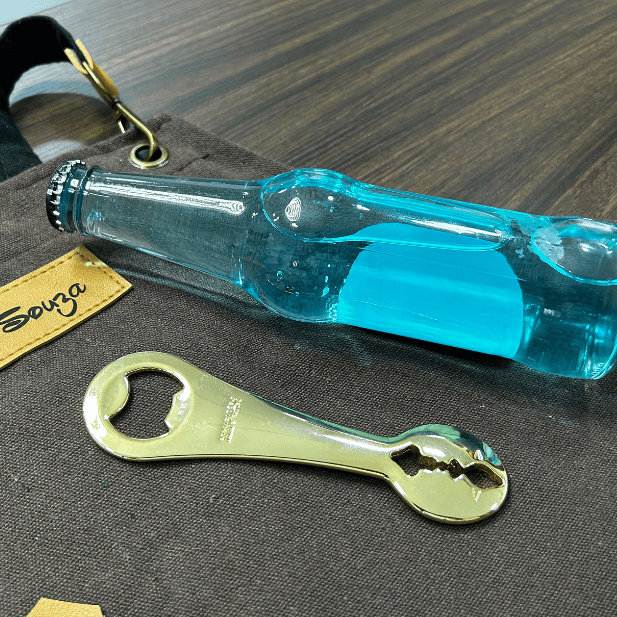 Casa Bugatti Kiss Bottle Opener – Gold (4) Casa Bugatti Kiss Bottle Opener – Gold